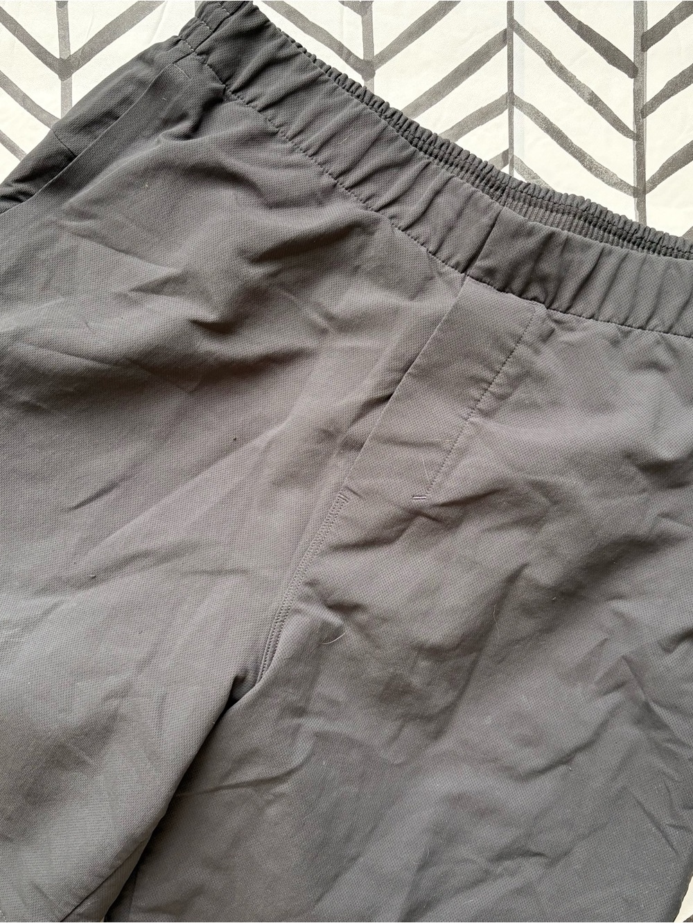 lululemon athletica Men's Charcoal Elastic-Waist Athletic Shorts